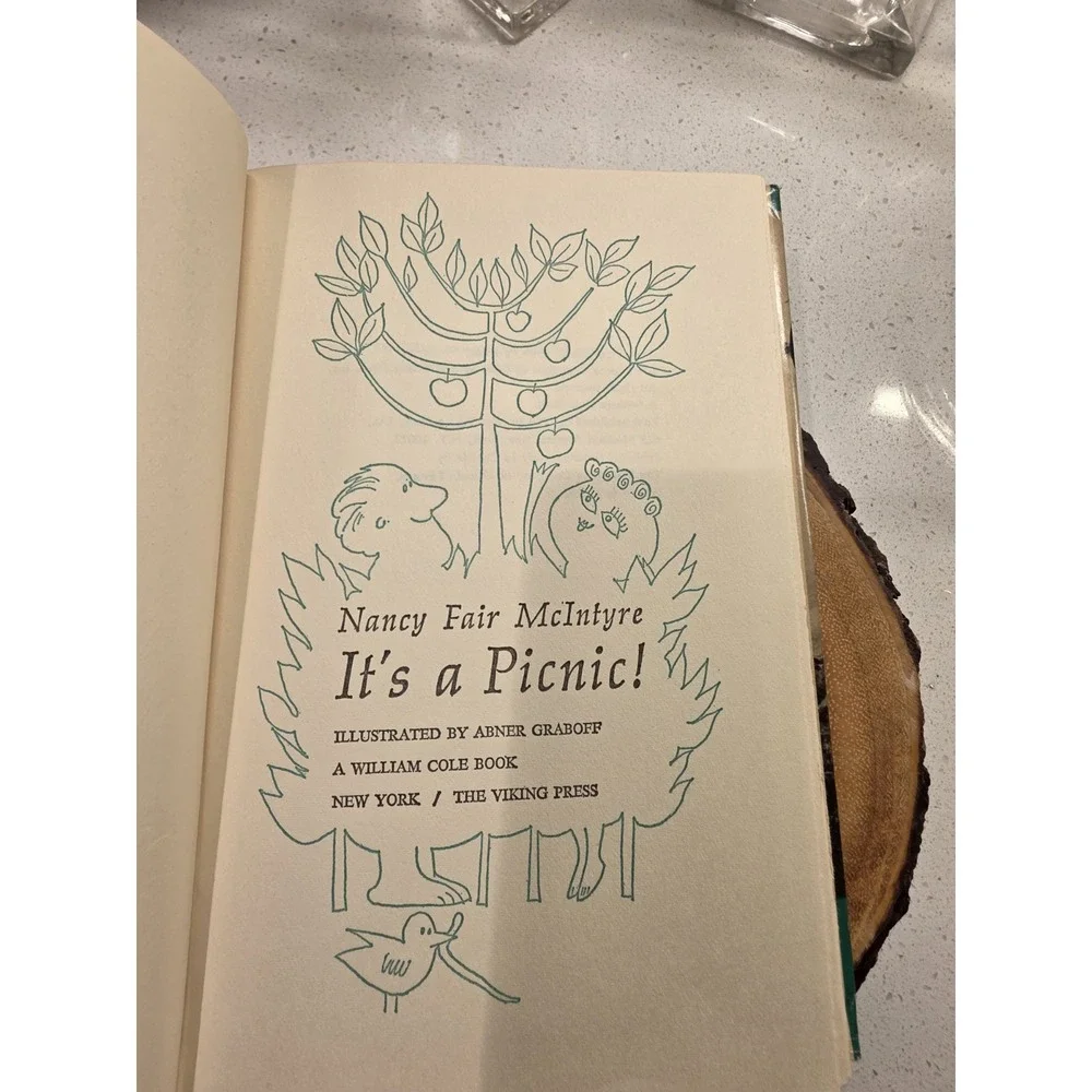 It's A Picnic! by Nancy Fair McIntyre - 1969 - Very Good Condition - Vintage